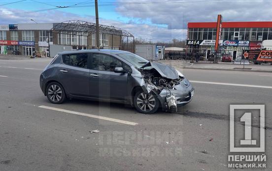 Зіткнення під час маневру: на Терміналі Nissan «наздогнав»  «Ниву»