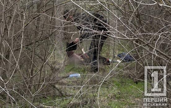 Трагічна знахідка біля площі Домнобудівників: у посадці виявили тіло жінки