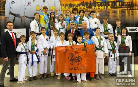 Майже вісімдесят медалей до скарбнички збірної України: каратисти з Кривого Рогу блискуче виступили у Литві