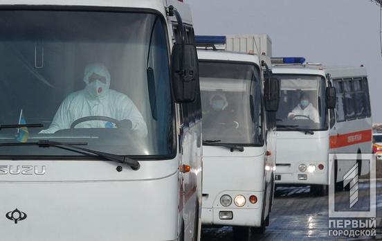 Директор эвакуированного из Уханя танцевального коллектива рассказал, что все 17 артистов из Кривого Рога здоровы