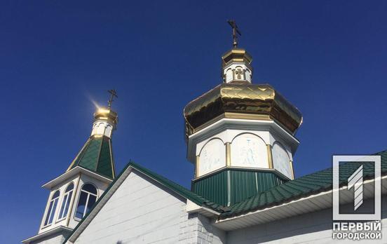 Богослужения на Пасху будут транслировать на центральных телеканалах (список)