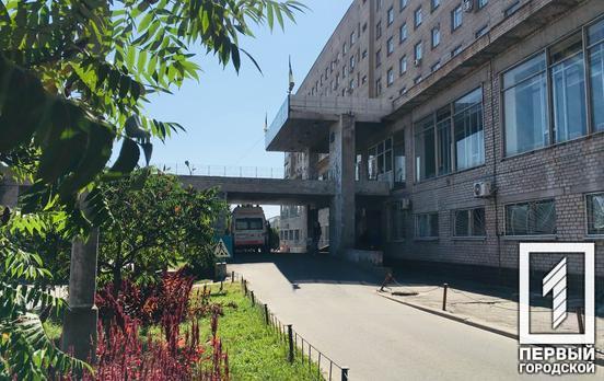 Нашёл на улице: в Кривом Роге молодого парня госпитализировали с огнестрельными ранениями