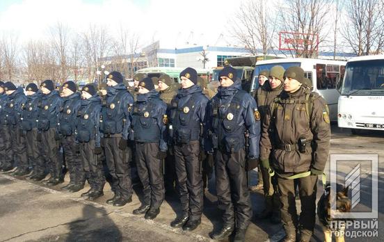 Молодые нацгвардейцы Кривого Рога получили сертификаты об окончании курса подготовки к охране порядка