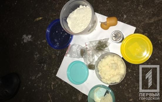 Контейнеры с метамфетамином: в Кривом Роге правоохранители задержали мужчину с наркотиками на 400 тыс