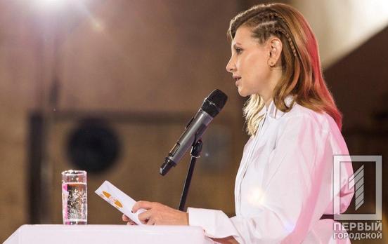 Заражённую COVID-19 Елену Зеленскую госпитализировали с двухсторонней пневмонией