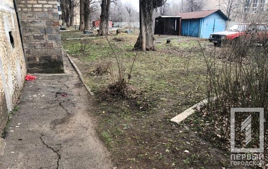 В Кривом Роге женщина выбросилась с третьего этажа