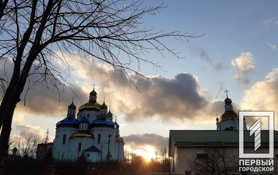 Несмотря на карантин из-за коронавируса, в храмах Кривого Рога продолжат проводить службы