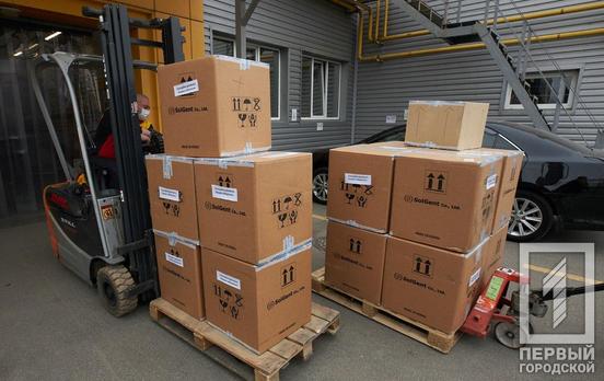 В Украину доставили 100 000 ПЦР-тестов для диагностики коронавируса