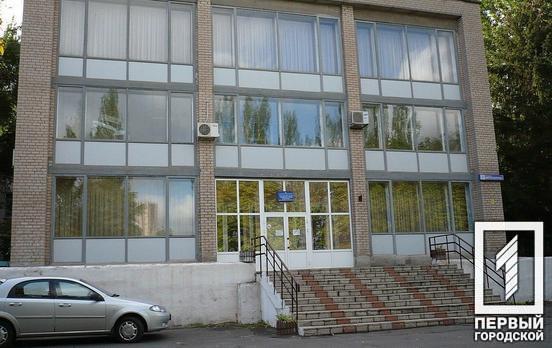 В Кривом Роге за выписку пациентов с COVID-19 главврача больницы №4 привлекли к дисциплинарной ответственности