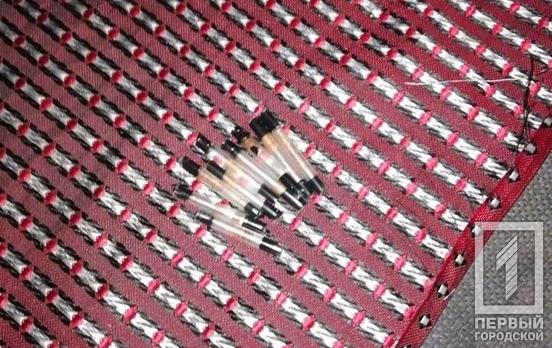 Полицейские Кривого Рога изъяли наркотики у троих местных жителей