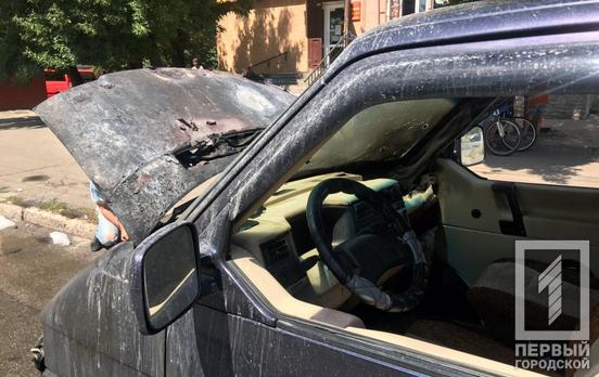 В Кривом Роге на ходу загорелся микроавтобус Volkswagen