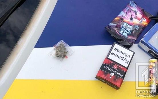 Марихуана и метамфетамин: патрульные Кривого Рога задержали горожан с наркотиками