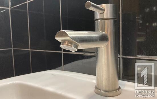 Неотложные работы на трубопроводах в Кривом Роге: где водоканал устраняет повреждения, – адреса