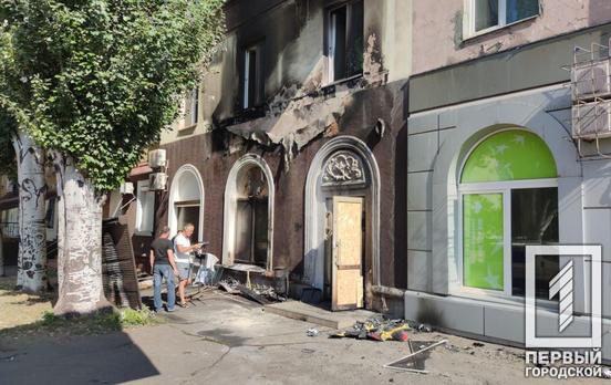 В Кривом Роге горел магазин, расположенный в жилом доме