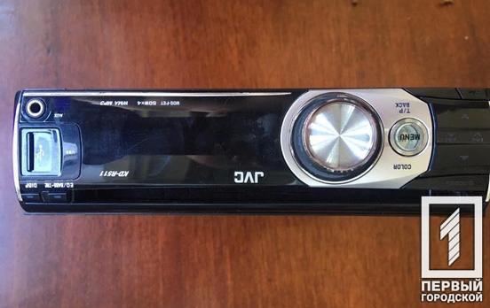 В Кривом Роге задержали мужчину, который вынес электронику из «Жигулей»