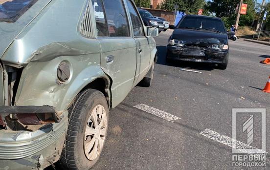 Опасный поворот: в Кривом Роге не разминулись две легковушки