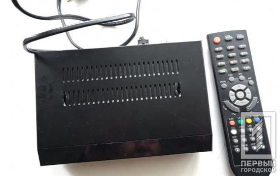 За кражу тюнера и денег: в Кривом Роге полиция задержала двоих любителей лёгкой наживы