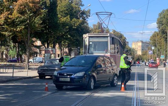 В Кривом Роге автомобиль наехал на несовершеннолетнюю девушку