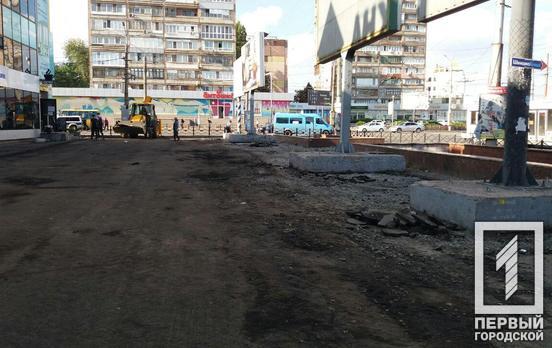В Кривом Роге на 95-м квартале на тротуаре уложат новый асфальт