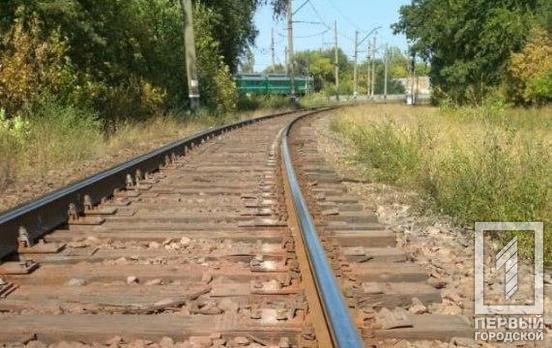 Снимал металлические болты с путей: в Кривом Роге полиция задержала горожанина «на горячем»