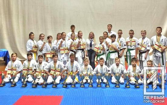 Каратисты привезли в Кривой Рог 30 наград с областного чемпионата