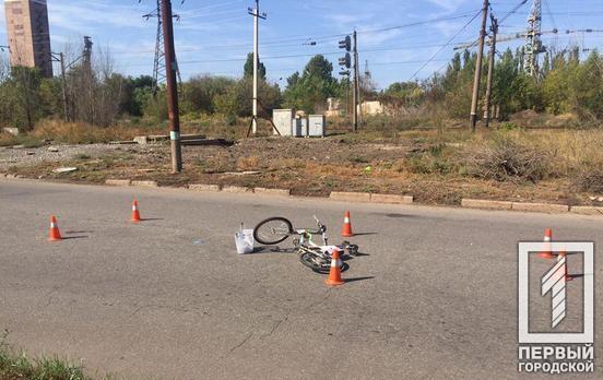 В Кривом Роге автомобиль зацепил велосипедиста, его госпитализировали