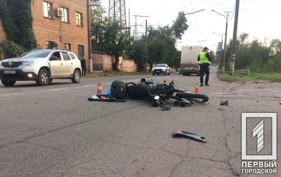 В Кривом Роге столкнулись мотоциклист и иномарка, водителя двухколёсного госпитализировали
