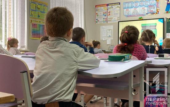 МОН рекомендует школам пойти на двухнедельные каникулы с 15 октября