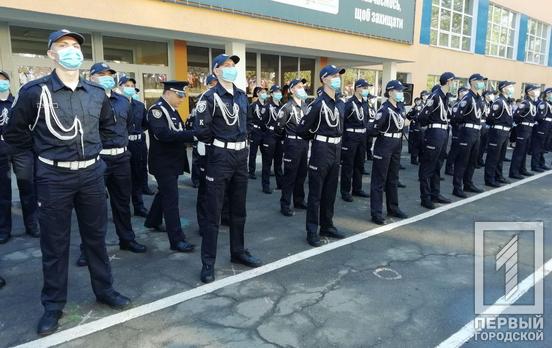 В Кривом Роге курсанты и студенты приняли присягу на верность украинскому народу