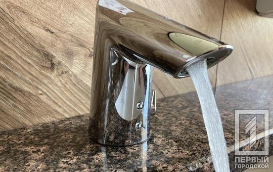 Работы на коммуникациях: в Кривом Роге отключили воду, - адреса