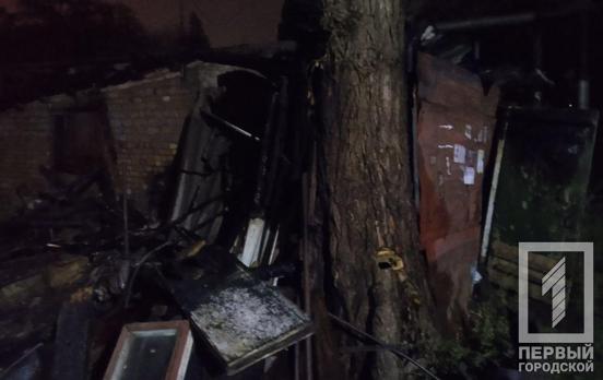 Ночью в Кривом Роге горела хозпостройка, никто не пострадал