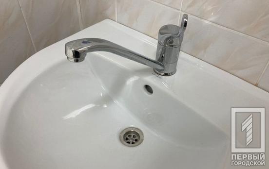 В Кривом Роге проводят срочный ремонт трубопровода: кому приостановили подачу воды