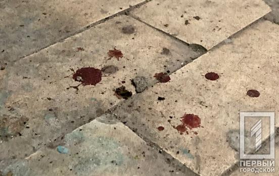 В Кривом Роге мужчина ножом порезал себе руки и живот