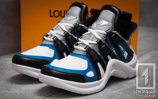 Кроссовки стали самой модной обувью