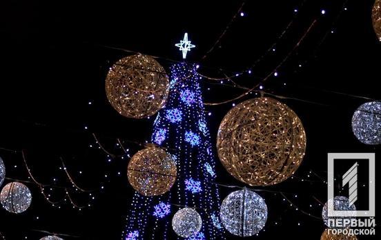 В конкурсе на звание самой красивой ёлки Кривого Рога от «Первого Городского» победило одно из новогодних деревьев Покровского района