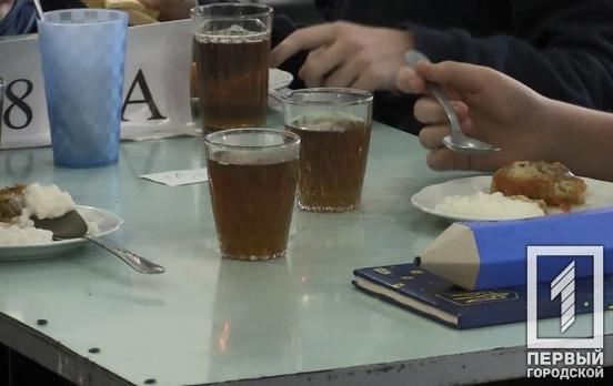 Меньше сахара, больше фруктов, мяса и «молочки»: в Украине завершился первый этап реформы школьного питания, – МОН