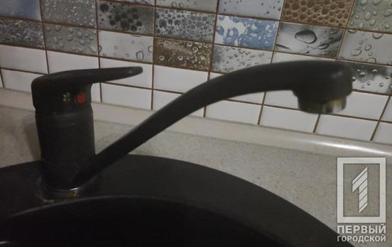 В Кривом Роге водоканал проводит срочный ремонт трубопровода: кому приостановили подачу воды