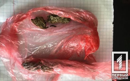 Бутылка с сюрпризом: в исправительную колонию Кривого Рога пытались передать наркотики в шампуне