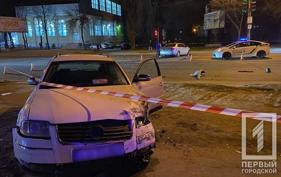 В Кривом Роге Volkswagen после столкновения с Chevrolet вылетел на тротуар