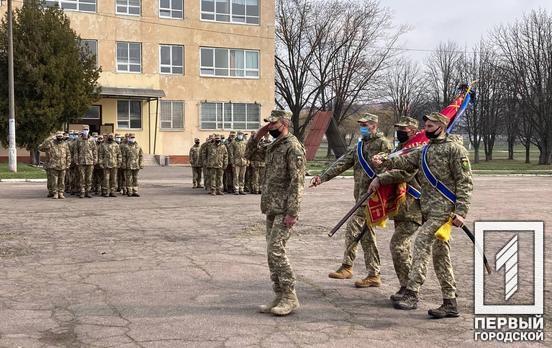 В Кривой Рог вернулись военные, которые находились девять месяцев в зоне ООС