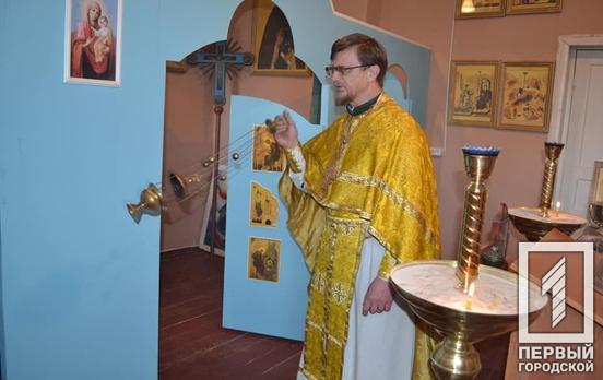 В Кривом Роге в обновлённом Духовном центре 17-й танковой бригады прошла первая литургия