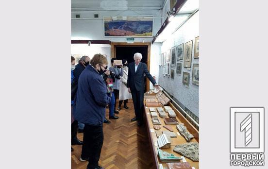 В краеведческом музее Кривого Рога открылась выставка урбанистических картин города