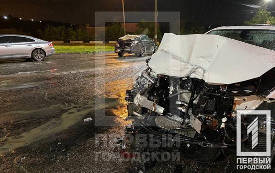 Разошлись по «Европротоколу»: в Кривом Роге ночью столкнулись две иномарки