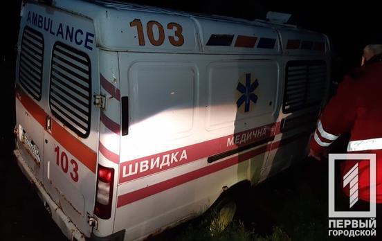 Спасатели Кривого Рога дважды за ночь вытаскивали кареты скорой помощи из грязевых ловушек