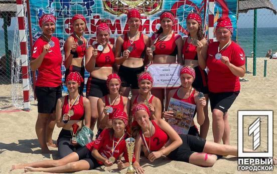 Спортсменки з Кривого Рогу здобули срібні нагороди чемпіонату України з пляжного гандболу