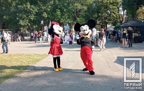 Гастрономічні конкурси, концерт і пінна дискотека: жителі Кривого Рогу зібралися на родинний фестиваль