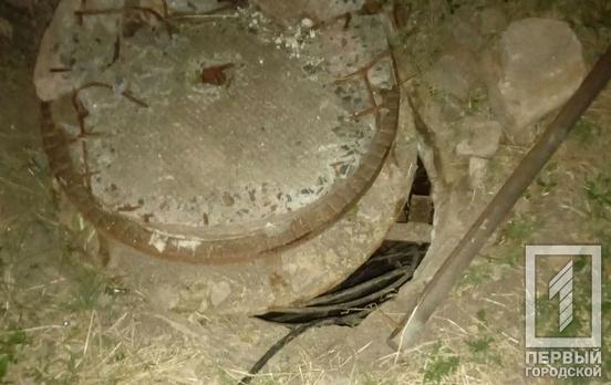 У Кривому Розі патрульні розшукали чоловіка, який вирізав дроти із колодязя