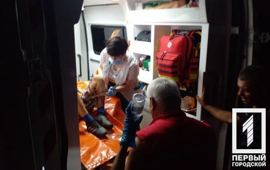 В Кривом Роге маленький мальчик травмировал ногу острым металлическим забором