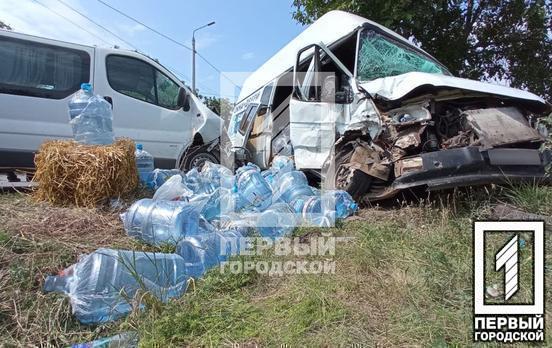 У Кривому Розі зіштовхнулися два мікроавтобуси, є постраждалі