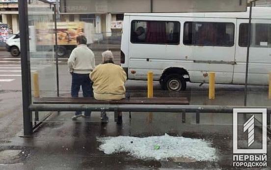 У Кривому Розі вандали пошкодили нову зупинку громадського транспорту